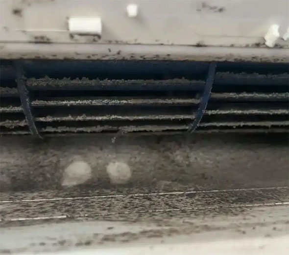 洪江空调吹的风有股烧焦味是怎么回事